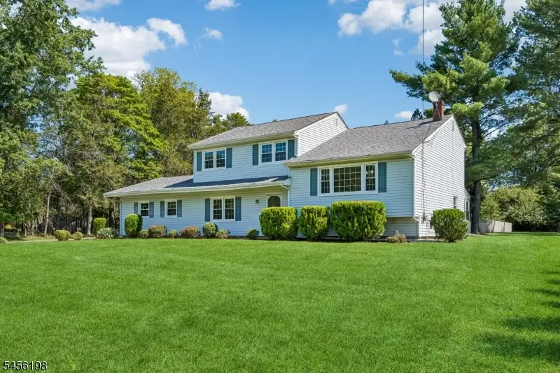 672 Thruway Dr, Bridgewater Center, NJ 08807 - #2