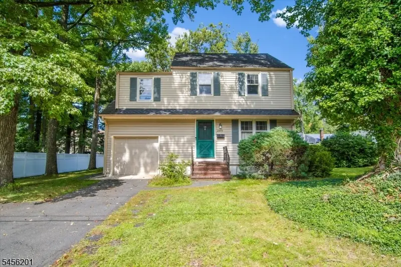 2075 Meadowview Rd, Scotch Plains, NJ 07076 - #1
