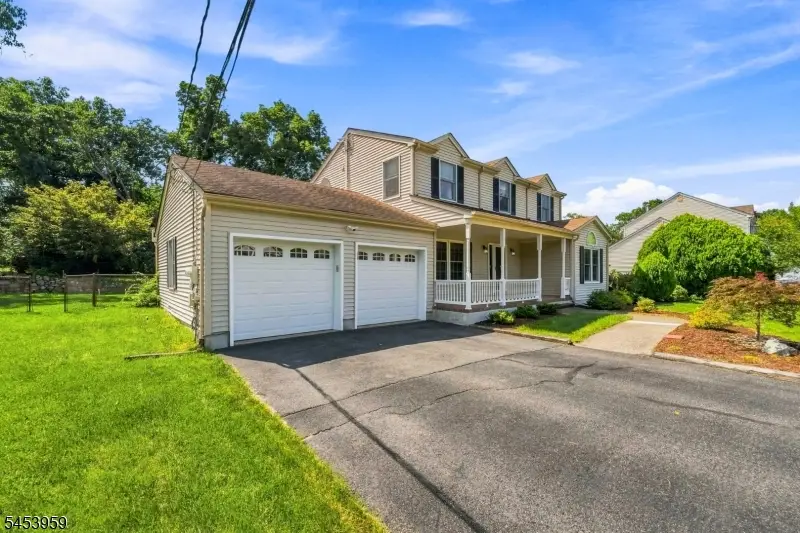 18 Lauren Ct, Byram Center, NJ 07874 - #2
