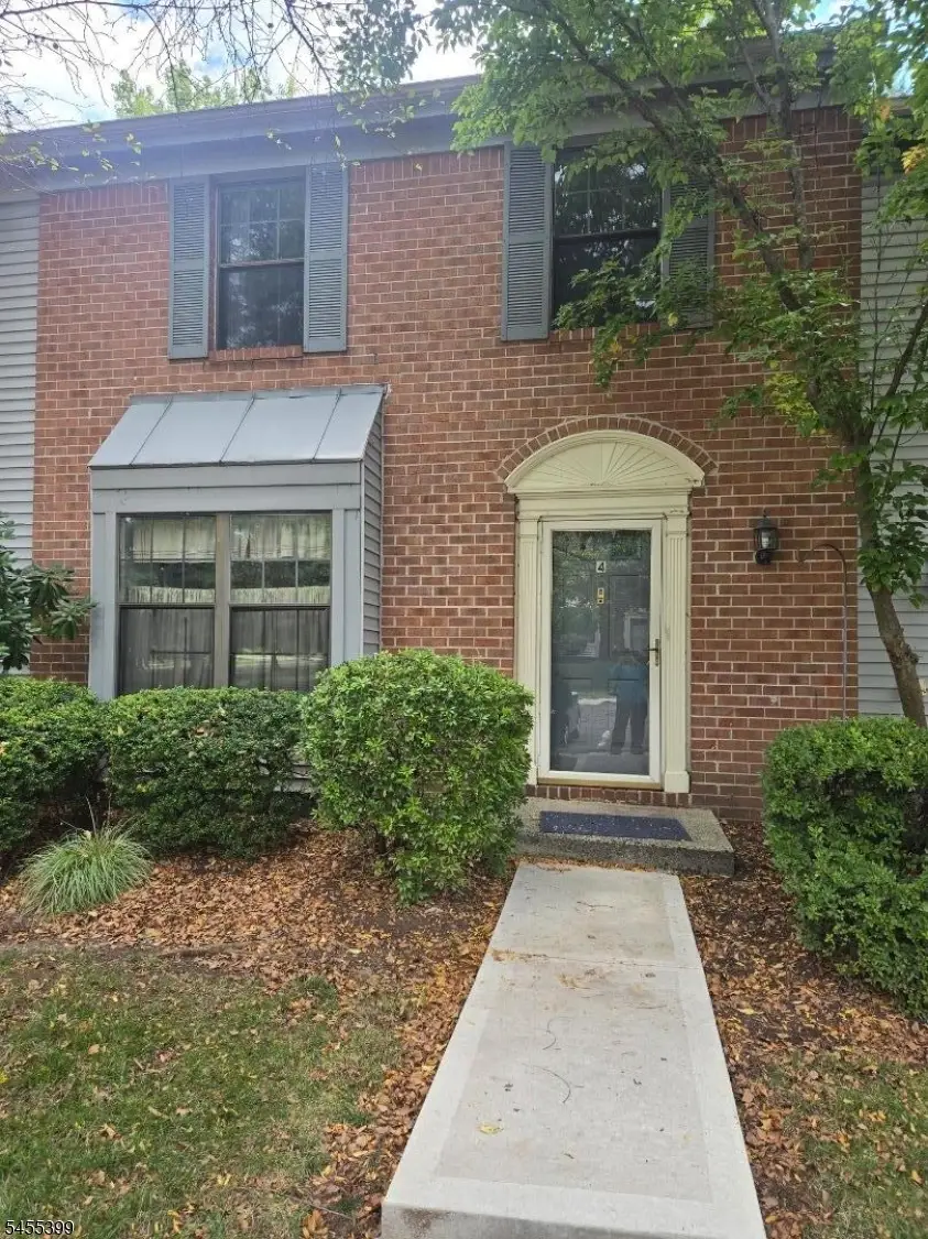 4 Pear Tree Ln, Franklin Park, NJ 08823 - #1