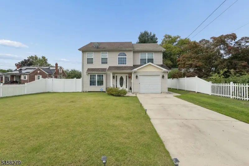 531 Manor Rd, Beverly, NJ 08010 - #1