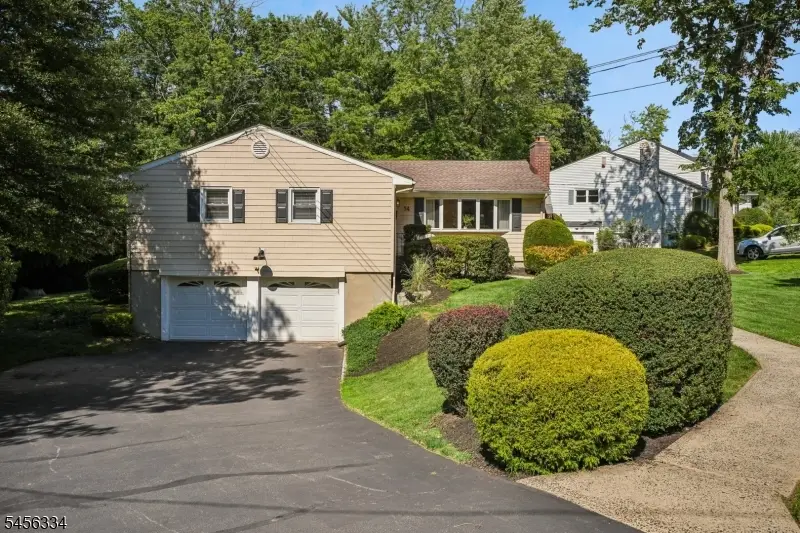 14 Burlington Rd, Berkeley Heights, NJ 07974 - #1