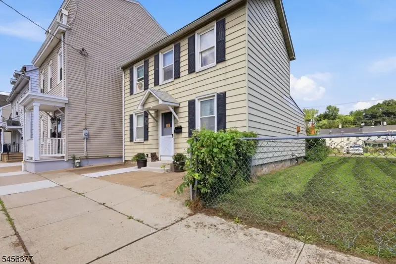589 S Main St, Phillipsburg, NJ 08865 - #2
