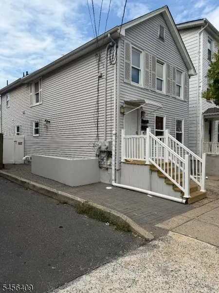24 Welton St, New Brunswick City, NJ 08901