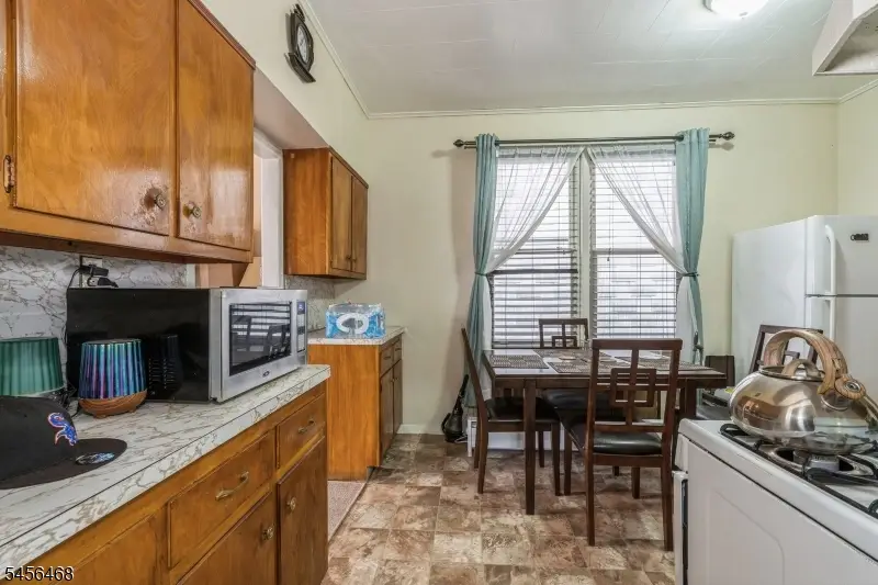25 Greenville Ave, Jersey City, NJ 07305 - #2