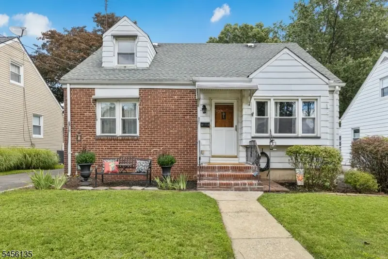 827 Pine St, Roselle Park, NJ 07204 - #1