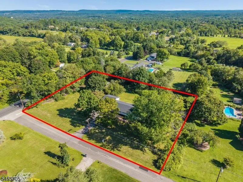 102 Old Farm Rd, Whitehouse Station, NJ 08889 - #3