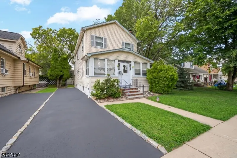 416 Roosevelt St, Roselle Park, NJ 07204 - #2