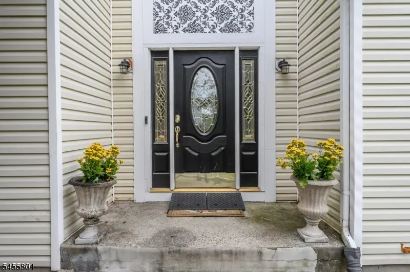 2 Garden Hills Dr, Six Mile Run, NJ 08873 - #2