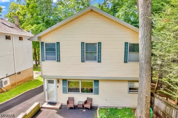 92 New York Ave, Jefferson Twp., NJ 07849