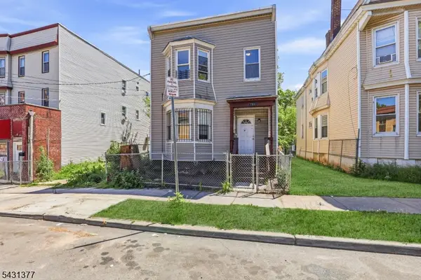 184 W Runyon St, Newark City, NJ 07108
