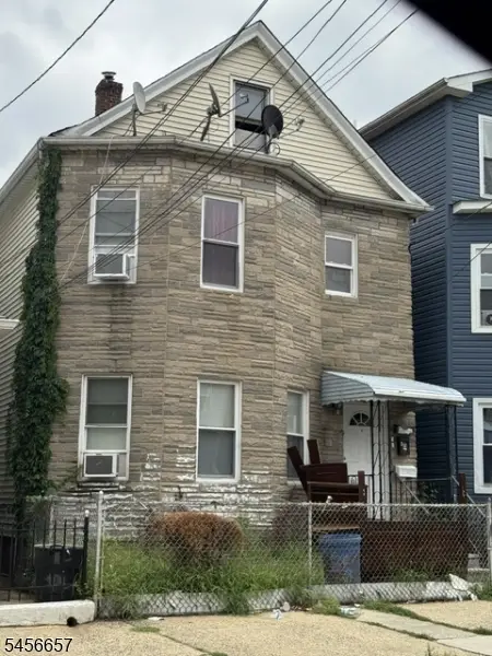 92 10th St, Passaic, NJ 07055 - #1
