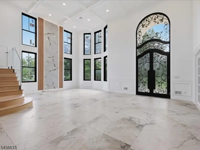 40 Evelyn Avenue, Franklin Park, NJ 08823 - #3