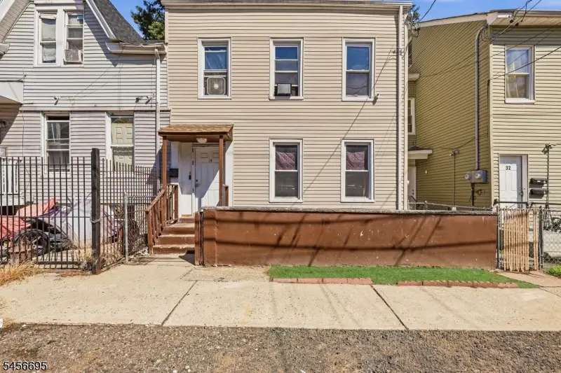 34 Hillman St, Paterson, NJ 07522 - #1