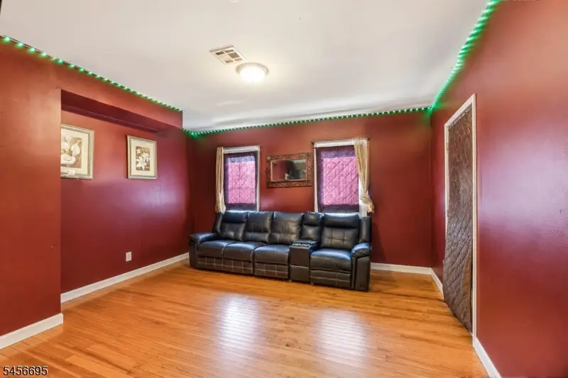 34 Hillman St, Paterson, NJ 07522 - #3