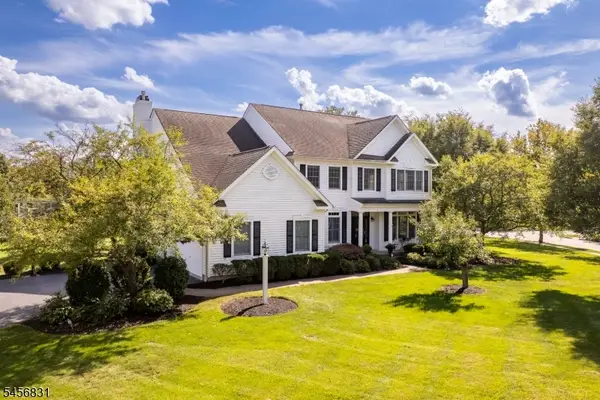 2 Aronimink Ct, Montgomery Twp., NJ 08558