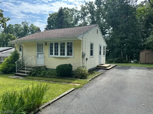 97 Cayuga Ave, Rockaway Twp., NJ 07866