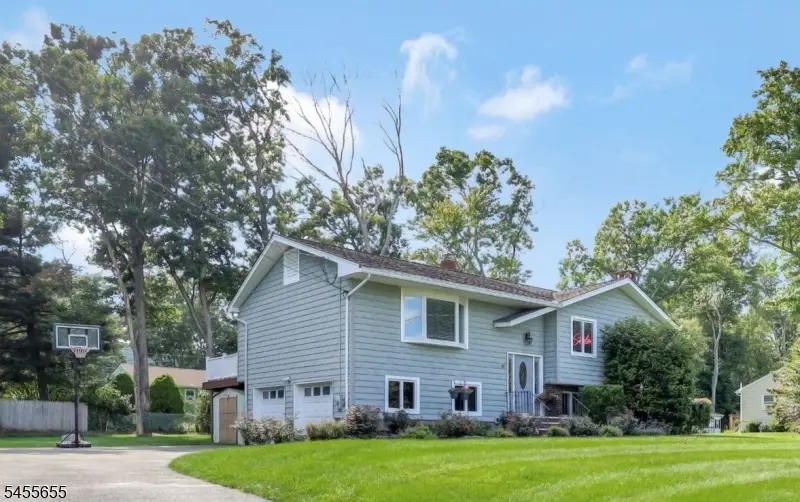 18 Starlight Rd, Oak Ridge, NJ 07438 - #2