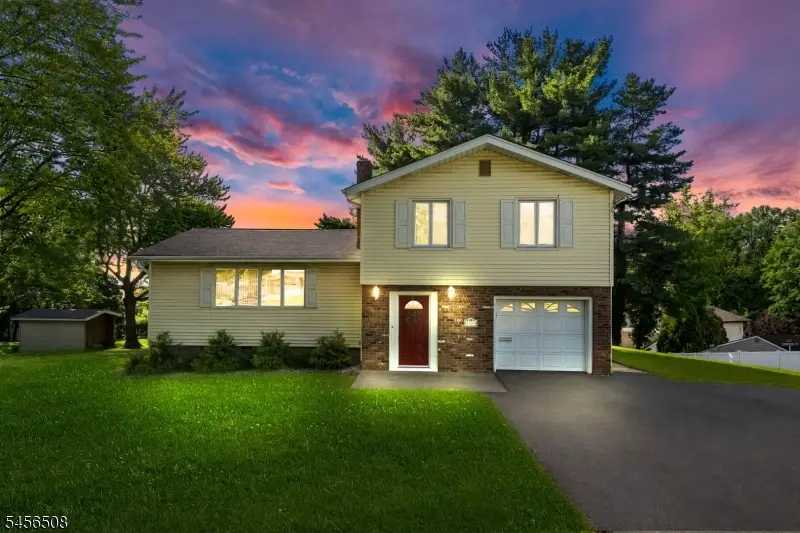 33 Waling Dr, Wayne, NJ 07470 - #1