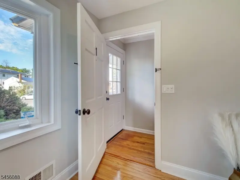 1091 Alfieri Ct, Union, NJ 07083 - #3
