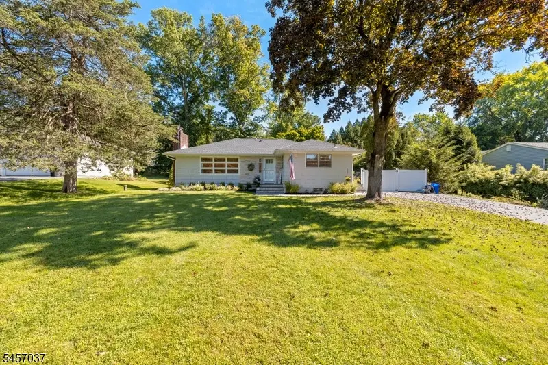 1015 Lakeview Dr, Bridgewater, NJ 07920 - #2
