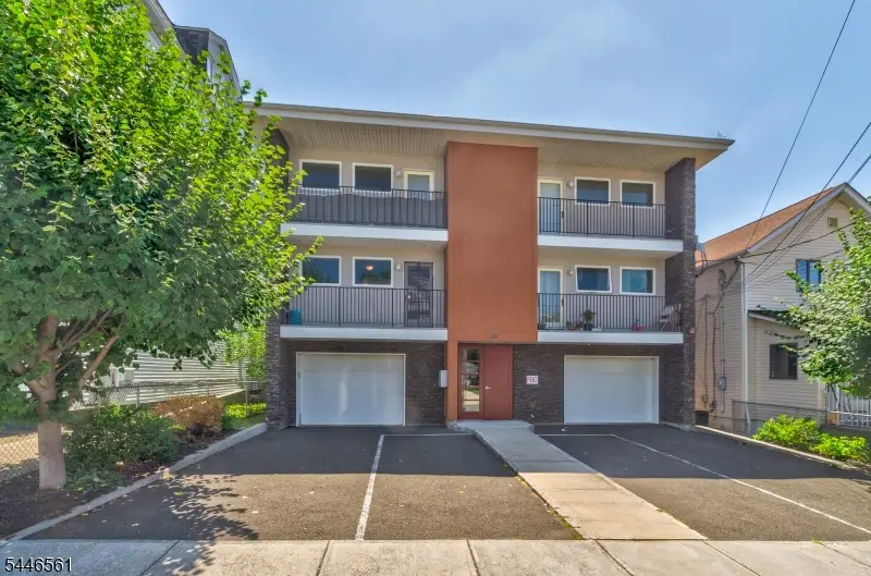 148 Oakwood Ave, Cliffside Park, NJ 07010 - #1