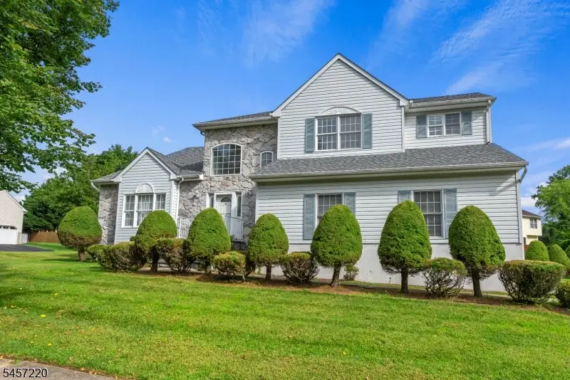 4 Hawthorn Dr, Succasunna, NJ 07876 - #1