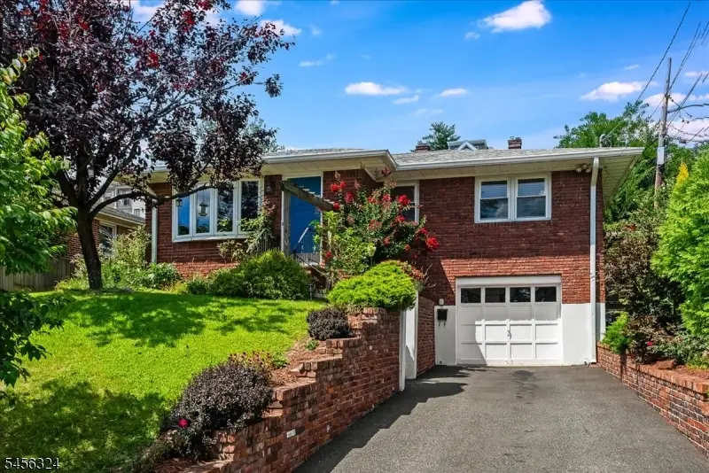 12 Francis Pl, Montclair, NJ 07042 - #1