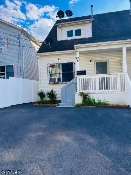 81 Jefferson St, Paterson City, NJ 07522