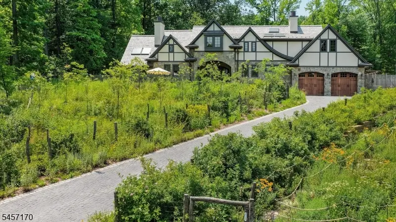 151 Wild Hedge Ln, Mountainside, NJ 07092 - #1