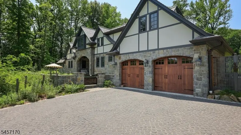 151 Wild Hedge Ln, Mountainside, NJ 07092 - #2