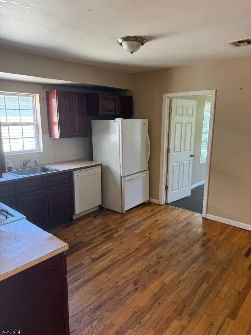 812 Carteret Ave, Trenton, NJ 08618 - #2