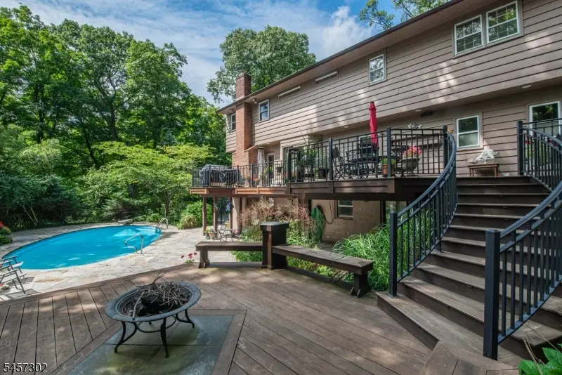 390 Ski Trl, Kinnelon, NJ 07405 - #1
