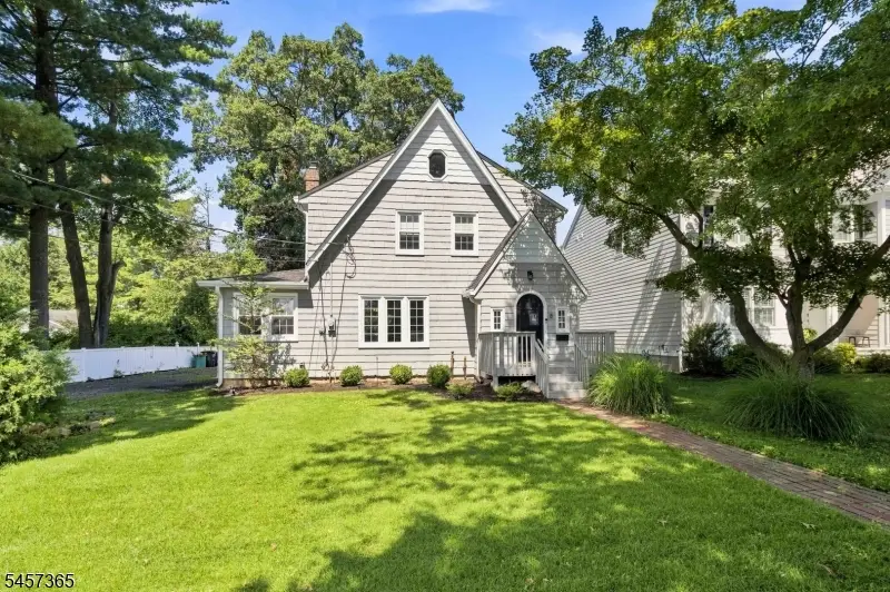 8 S Oak Ct, Madison, NJ 07940 - #1