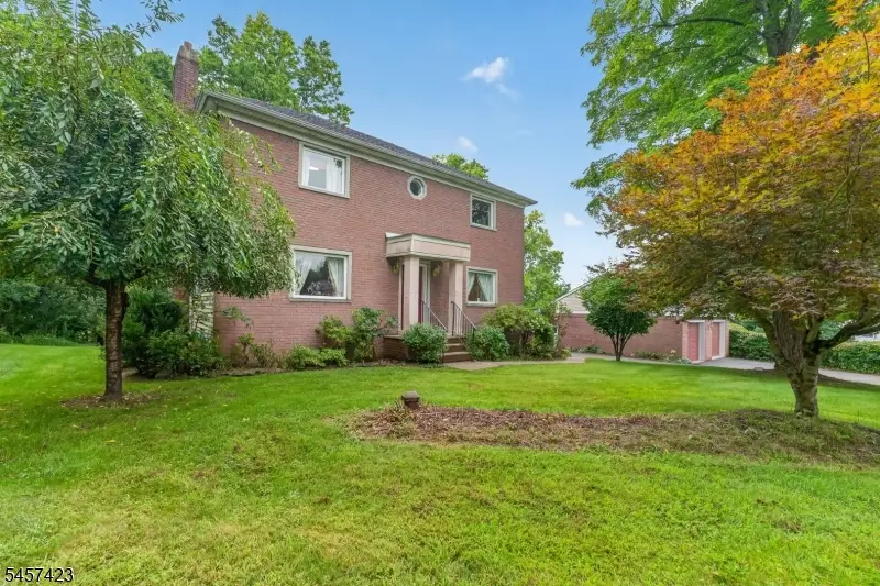 9 Woods Edge Ct, White, NJ 07823 - #2