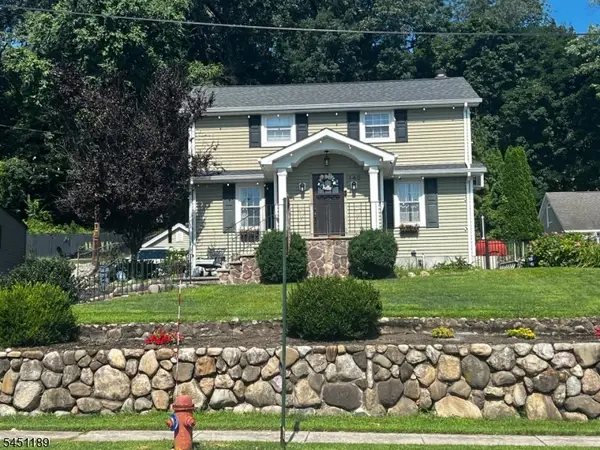 140 Watchung Dr, Hawthorne Boro, NJ 07506
