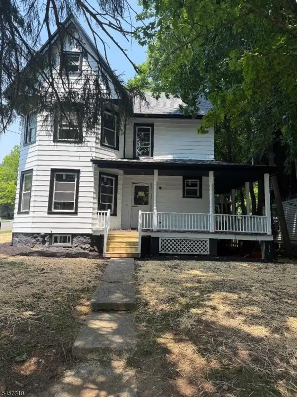 61 Church St, High Bridge Boro, NJ 08829