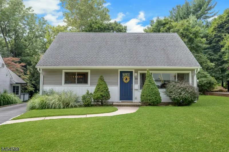 35 Sunrise Ter, Cedar Grove, NJ 07009 - #1
