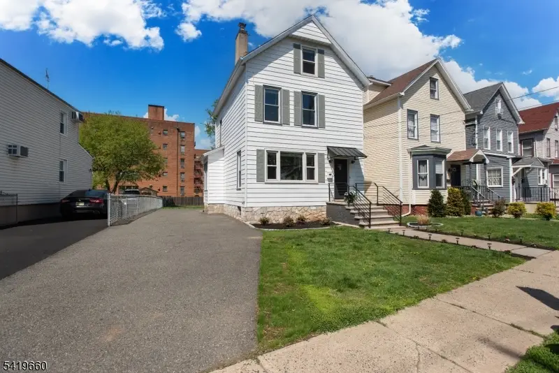 108 Thomas St, Watsessing, NJ 07003 - #1