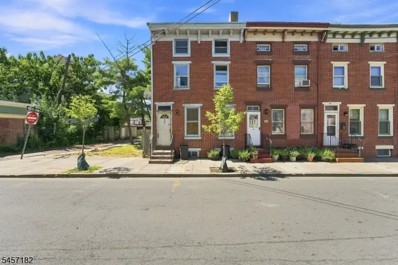 37 N Stockton St, Trenton, NJ 08618 - #1