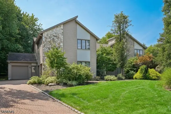 56 Roosevelt Blvd, North Caldwell Boro, NJ 07006