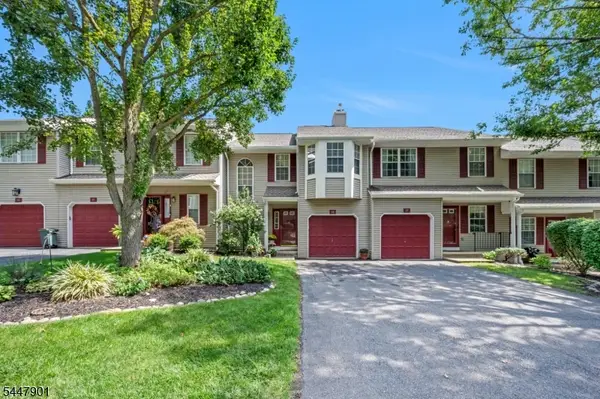 18 Pinehurst Dr, Washington Twp., NJ 07882