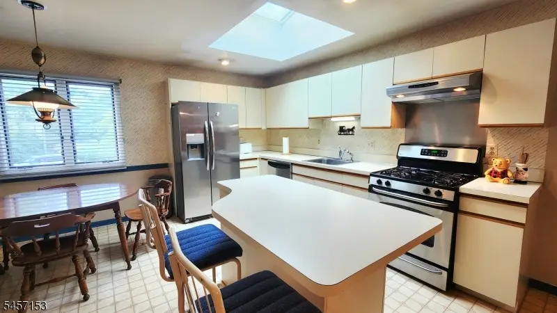 51 Peach Hill Ct, Ramsey, NJ 07446 - #2