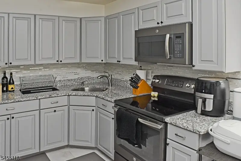 195 N Beverwyck Rd #17, Lake Hiawatha, NJ 07034 - #3