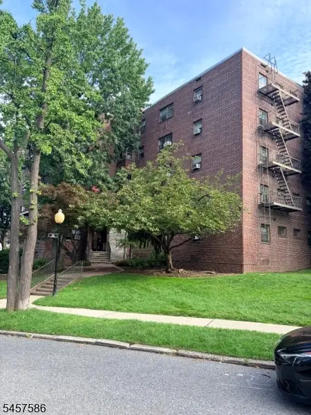 501 Linwood Drive #2F, Fort Lee Boro, NJ 07024