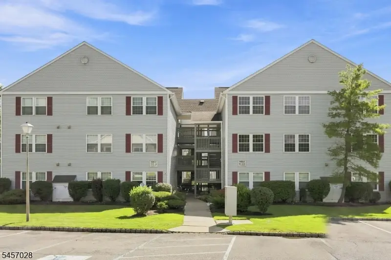 64 Dayton Ct #104, Independence, NJ 07840 - #2