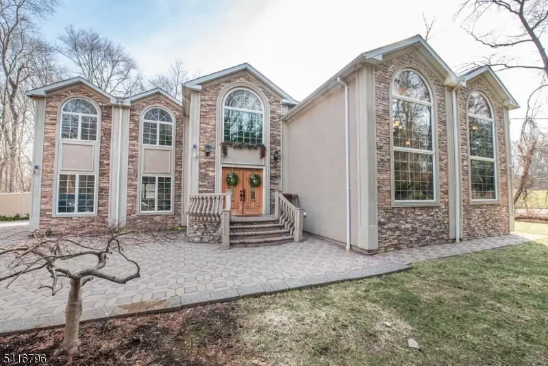 35 Waughaw Rd, Towaco, NJ 07082 - #1