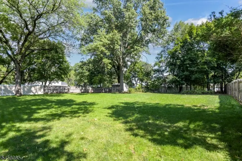 21 Heinrich Rd, Franklin, NJ 08873 - #3
