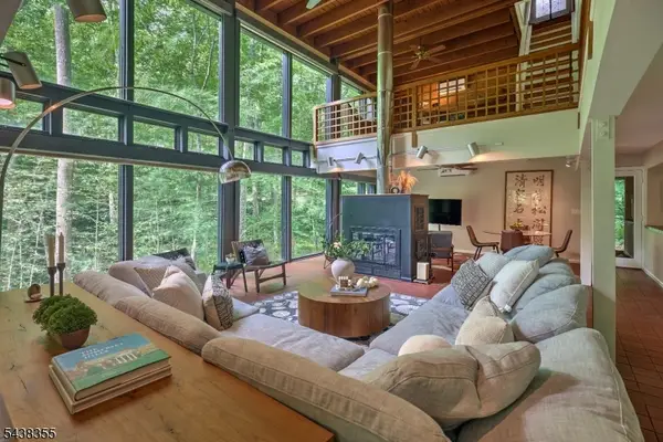37 Guinea Hollow Rd, Tewksbury Twp., NJ 08858