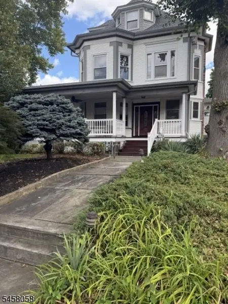 941 Edgewater Ave, Ridgefield Boro, NJ 07657
